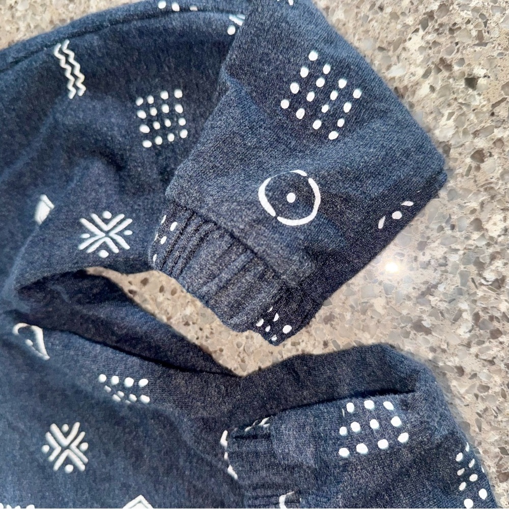 Genuine Kids l Aztec-ish Patterned Black Jogger Pants l Size 2T - Picture 8 of 9